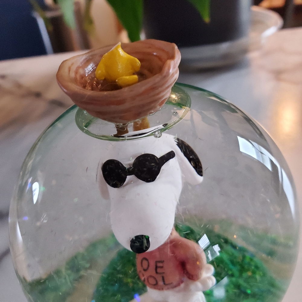 Vintage Snoopy and Woodstock Birds Snowglobe - Picture 9 of 17